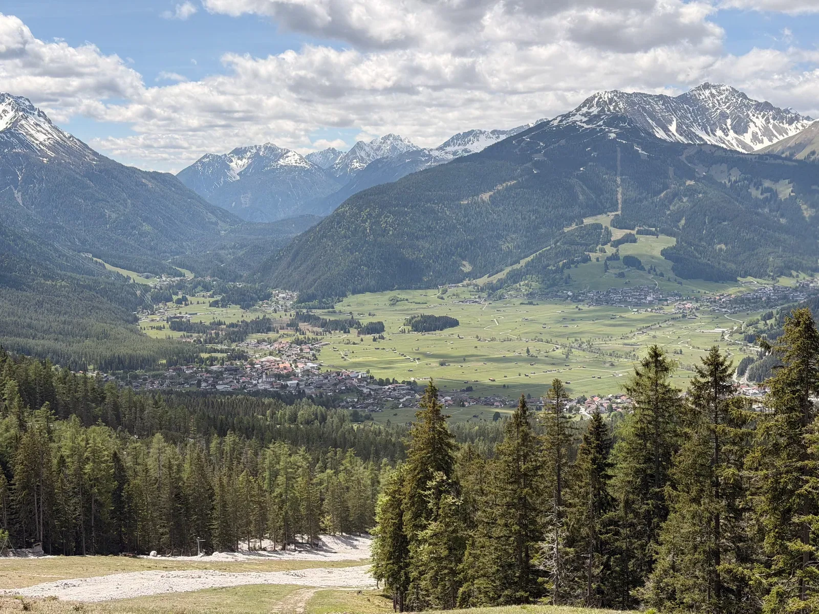 Valley view near Ehrwald after the technical Eibsee section, Zugspitz Ultratrail 107K.